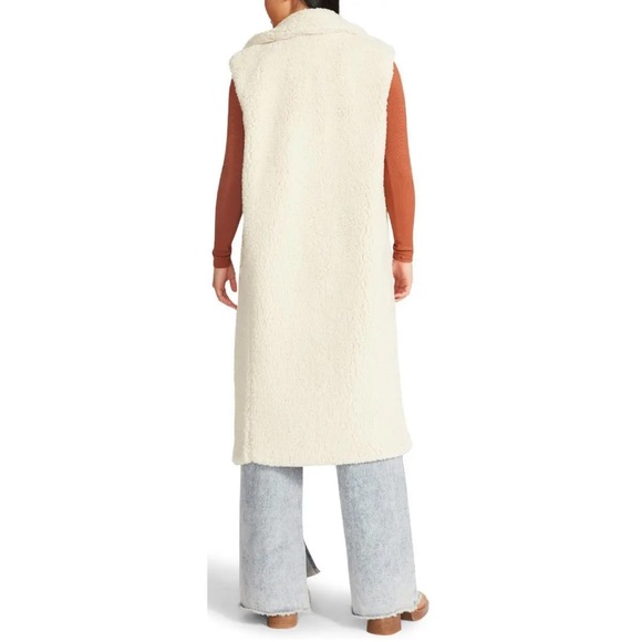 Steve Madden Sherpa Vest - Picture 3 of 11